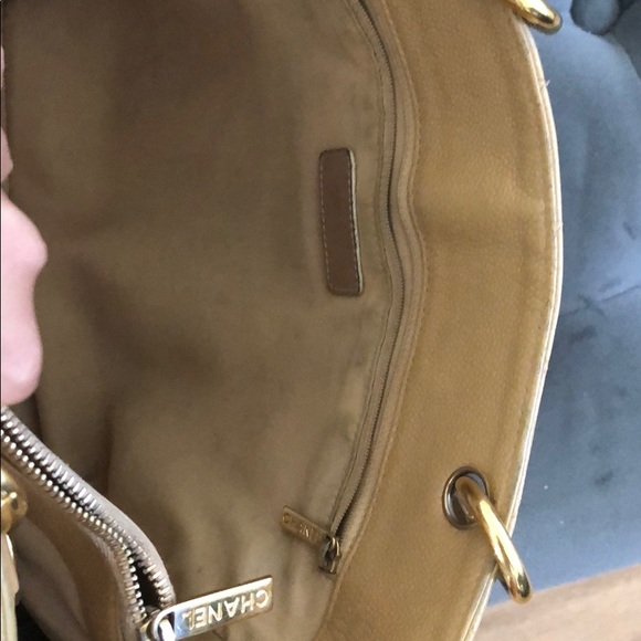 💯 % authentic Chanel handbag - Picture 7 of 11